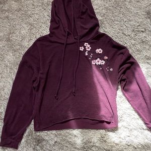 Hooded crop long sleeved top!